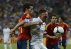 Spanish defender Alvaro Arbeloa (L) vies