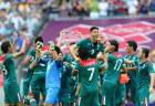 Mexico's forward Oribe Peralta (top, C)