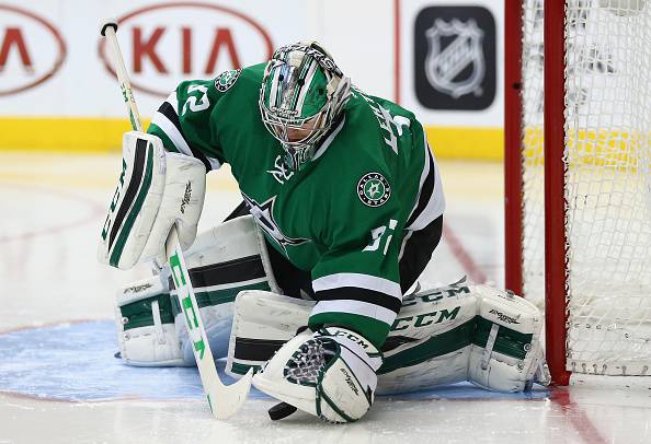 DALLAS, TX - FEBRUARY 13: Kari Lehtonen #32 of the Dallas Stars makes a save against the Washington Capitals in the second period at American Airlines Center on February 13, 2016 in Dallas, Texas. (Photo by Ronald Martinez/Getty Images)