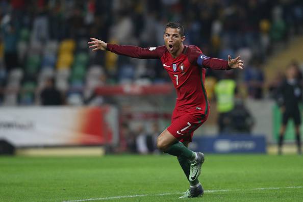 Cristiano Ronaldo, stella del calcio mondiale. Qui con la maglia del Portogallo