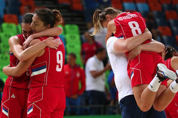 La Serbia festeggia il bronzo nel basket femminile a Rio 2016