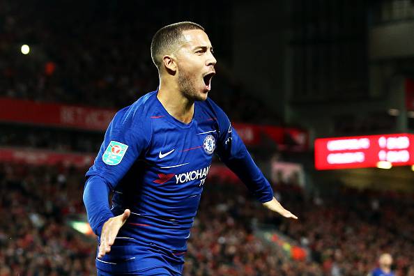 Eden Hazard valuta l'offerta di rinnovo del Chelsea