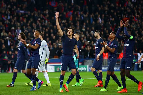 I calciatori del PSG vengono pagati per salutare i tifosi