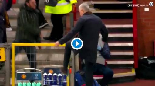 Mourinho reagisce da pazzo al gol di Fellaini