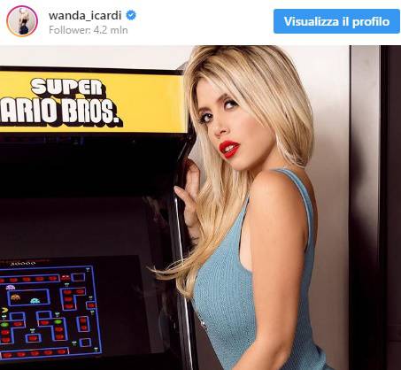Wanda Nara scatto hot per i videogiochi
