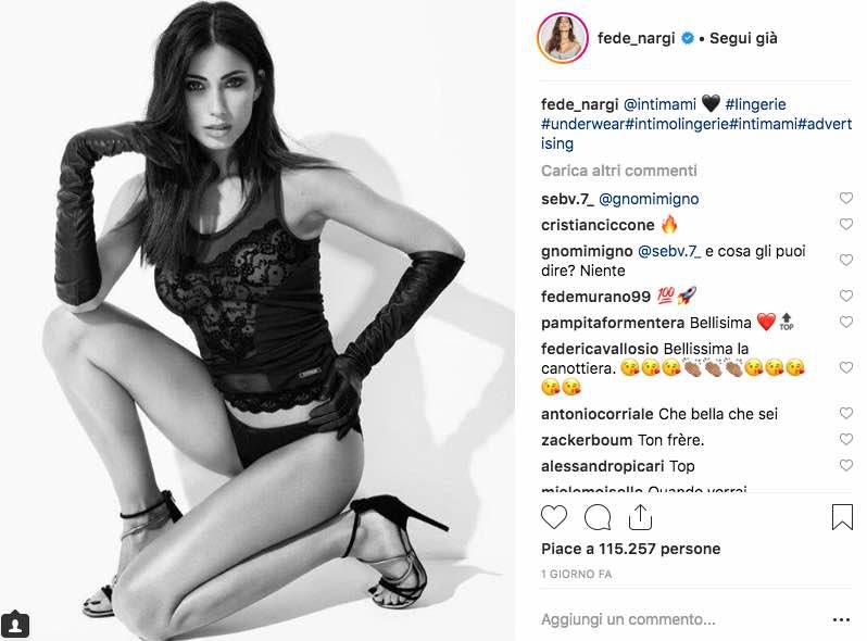 Federica Nargi posa per shooting di lingerie