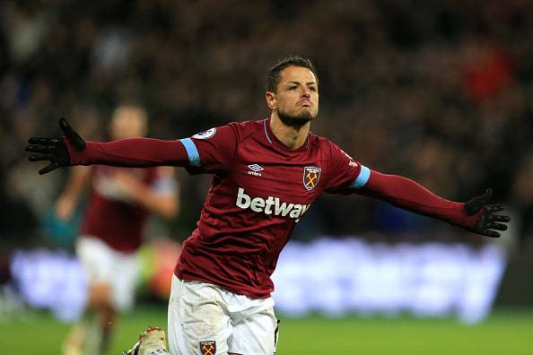 Chicharito vicino al Valencia