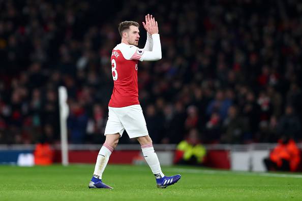 Aaron Ramsey saluta i Gunners per l'ultima volta in lacrime