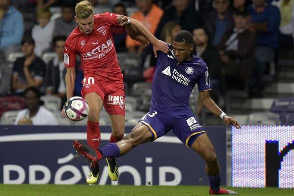 Todibo-Barcellona, entro mercoledì l'annuncio