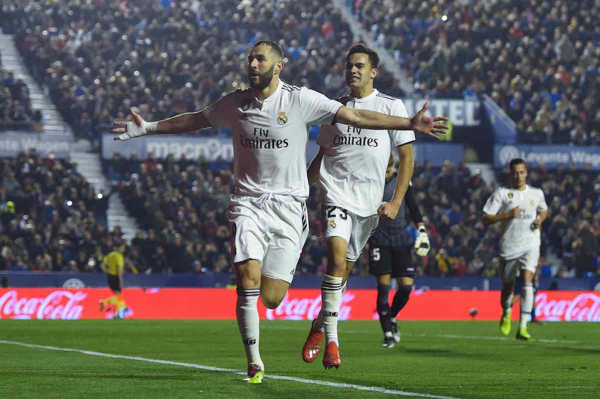 Benzema ribalta l'Eibar e trascina il Real Madrid alla vittoria. 