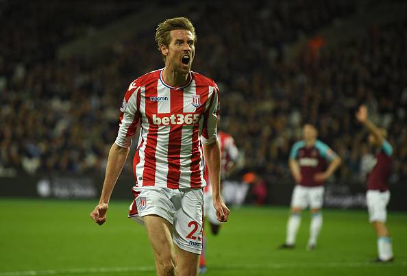 Peter Crouch in maglia Stoke City al Britannia Stadium