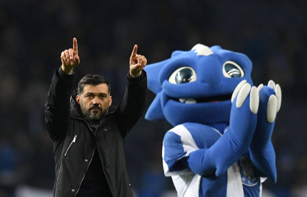 Sergio Conceicao con Draco, la mascotte portista