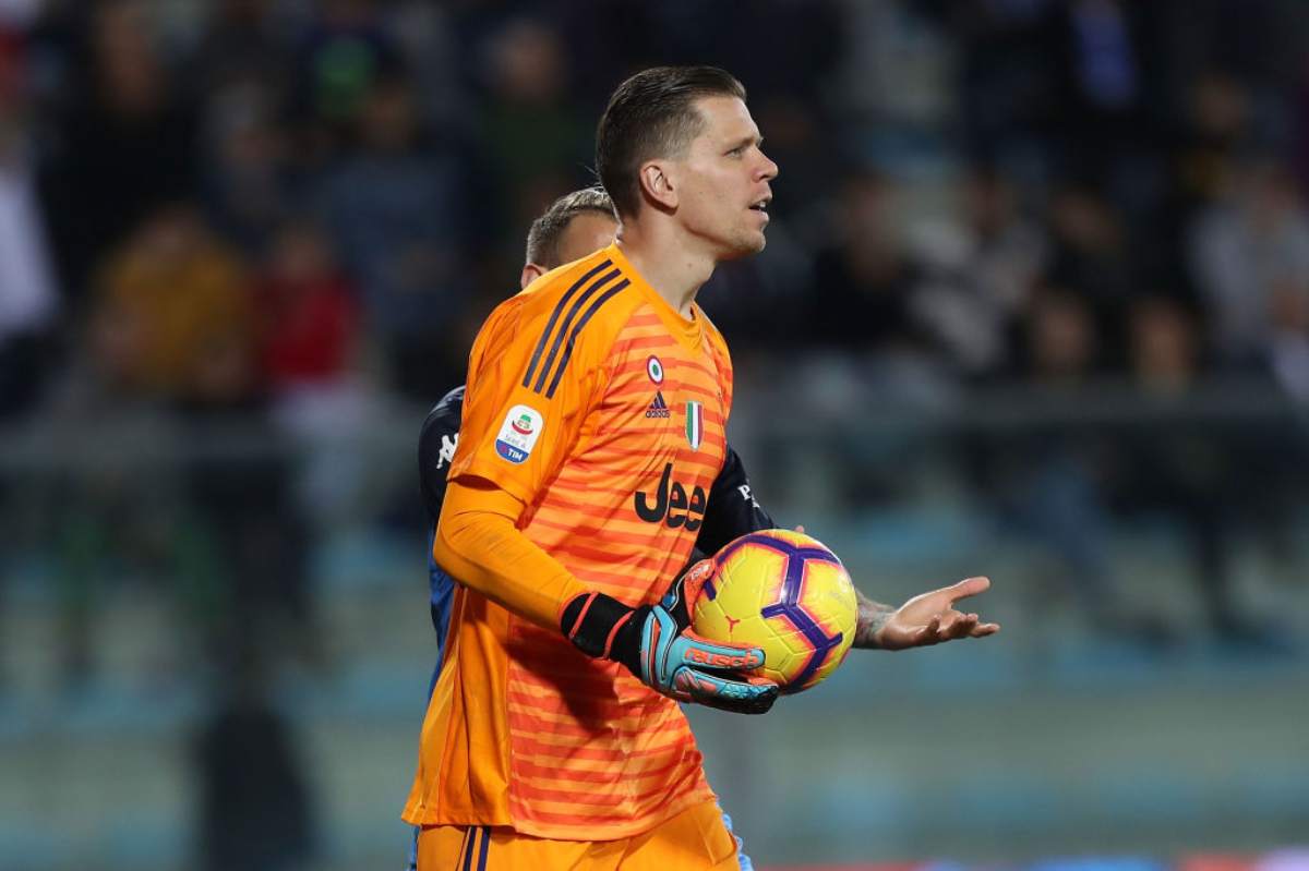 Szczesny frecciata a Totti