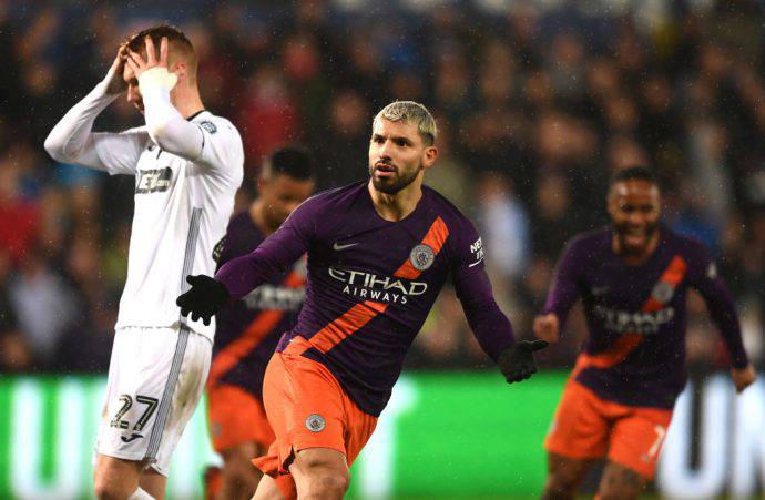 Aguero ribalta la sfida in Galles contro lo Swansea