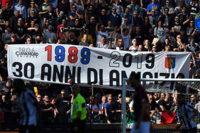 Lo striscione esposto durante Udinese-Genoa