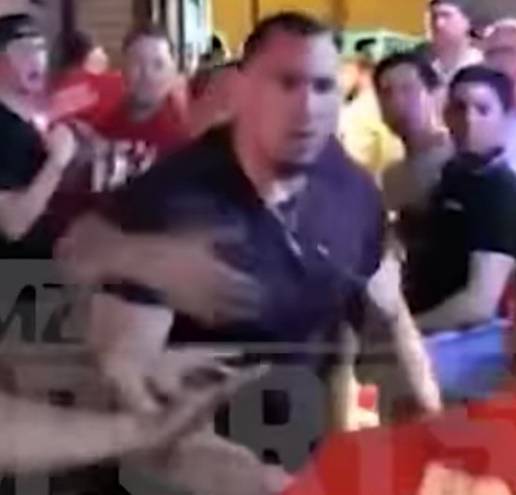 Tyrone Crawford difensore dei Dallas Cowboys coinvolto in una maxi rissa in un pub di Panama