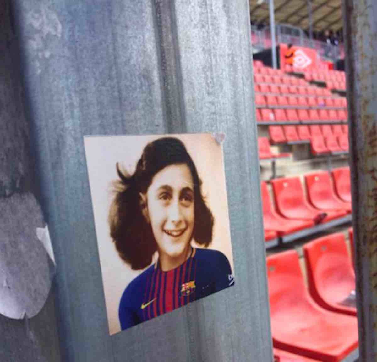 Adesivi Anna Frank con la maglia del Barcellona