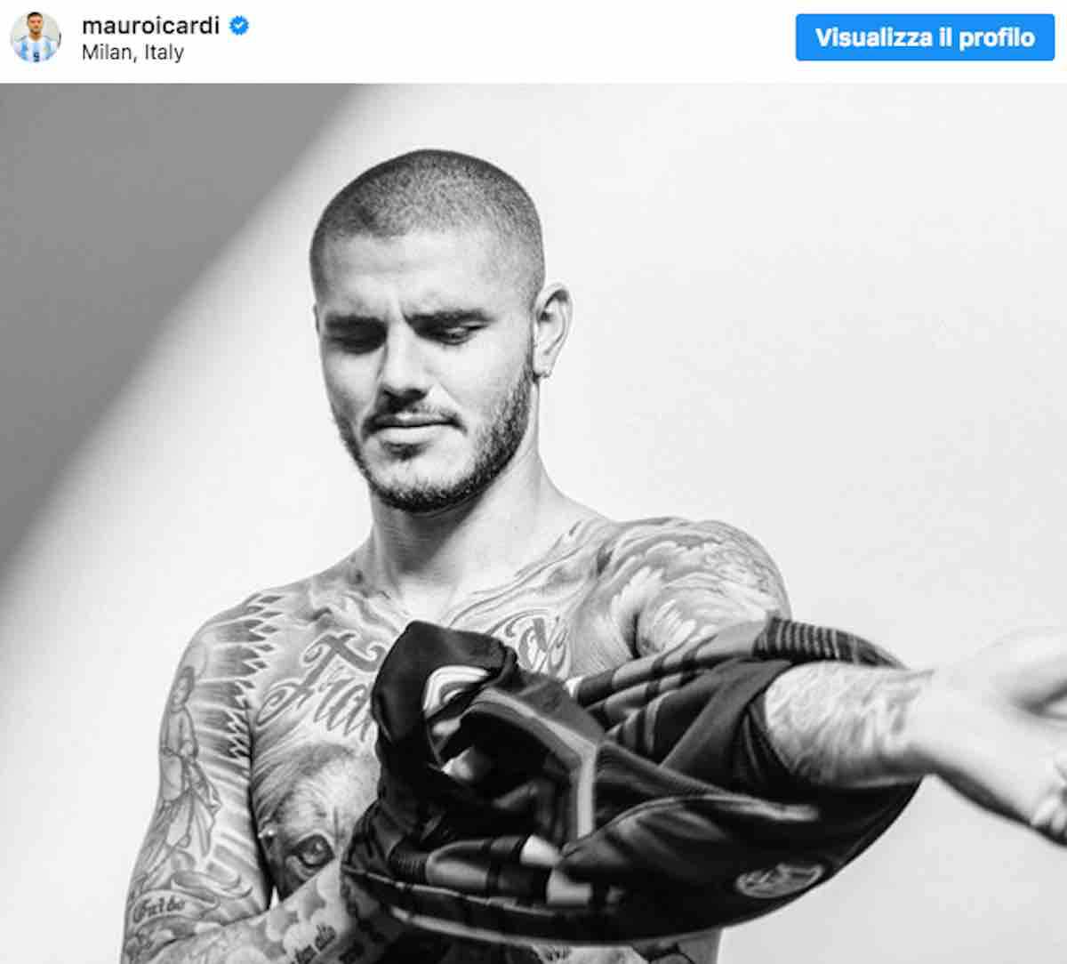 Icardi mette la maglia nerazzurra in un post su Instagram. I tfosi della Nord lo attaccano