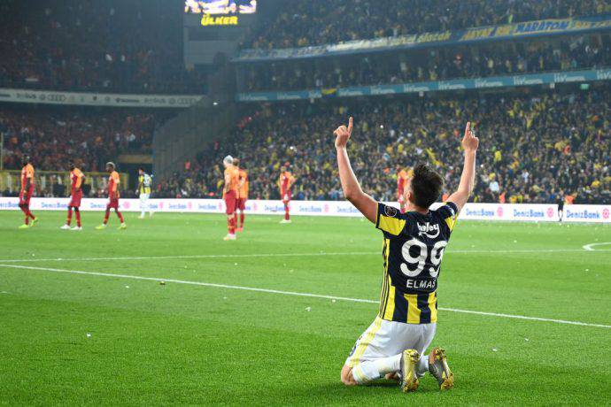 Il macedone Elif Elmas dopo il gol nel derby