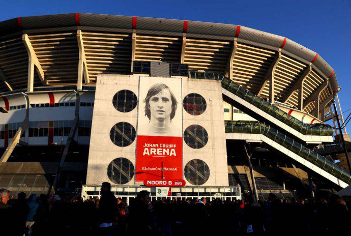 Lo stadio di Amsterdam dedicato al numero 14