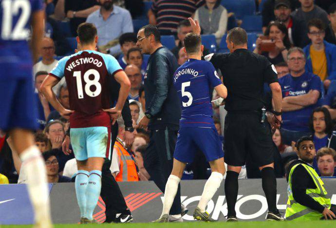 Sarri espulso nel finale di Chelsea-Burnley