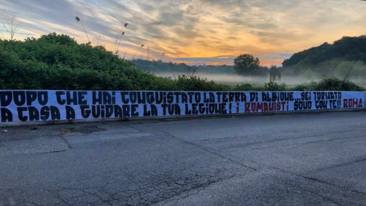 Striscione Ranieri Roma
