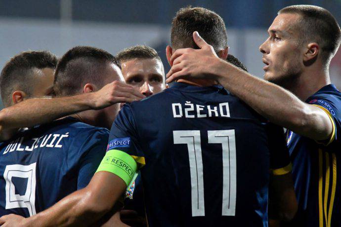 Edin Dzeko con la nazionale bosniaca