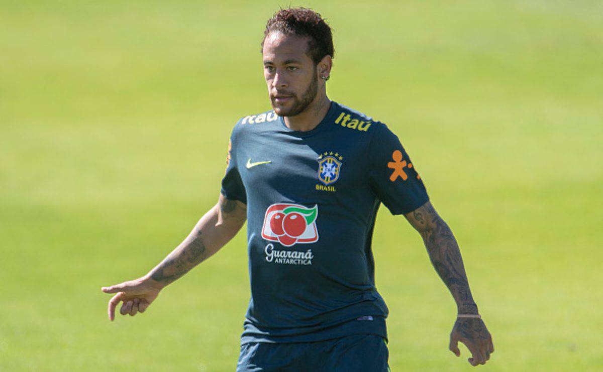 Neymar Brasile Dani Alves capitano