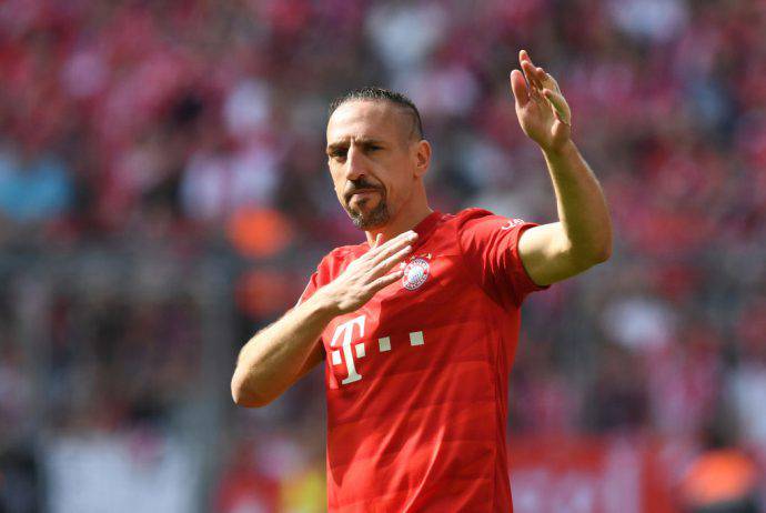 Ribery saluta il pubblico di Monaco