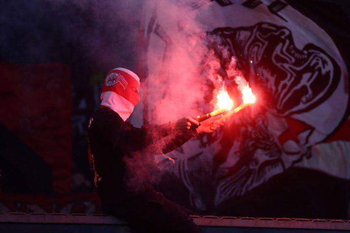 Tifosi dell'Ajax in azione