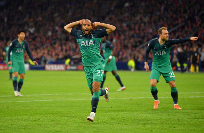 Lucas Moura eroe di Amsterdam