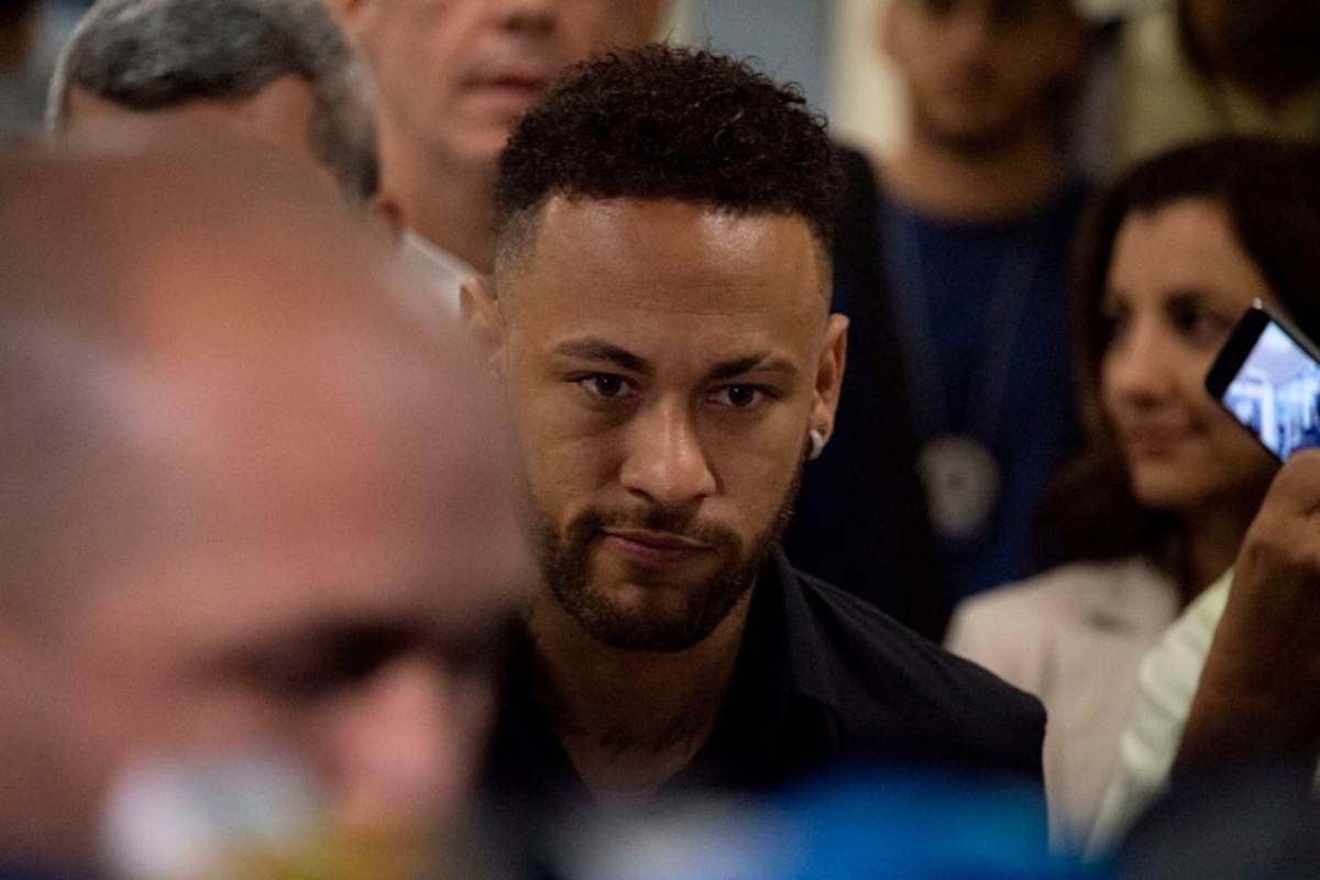 Caso Neymar l'avvocato di Najila Trinidade rimette il mandato