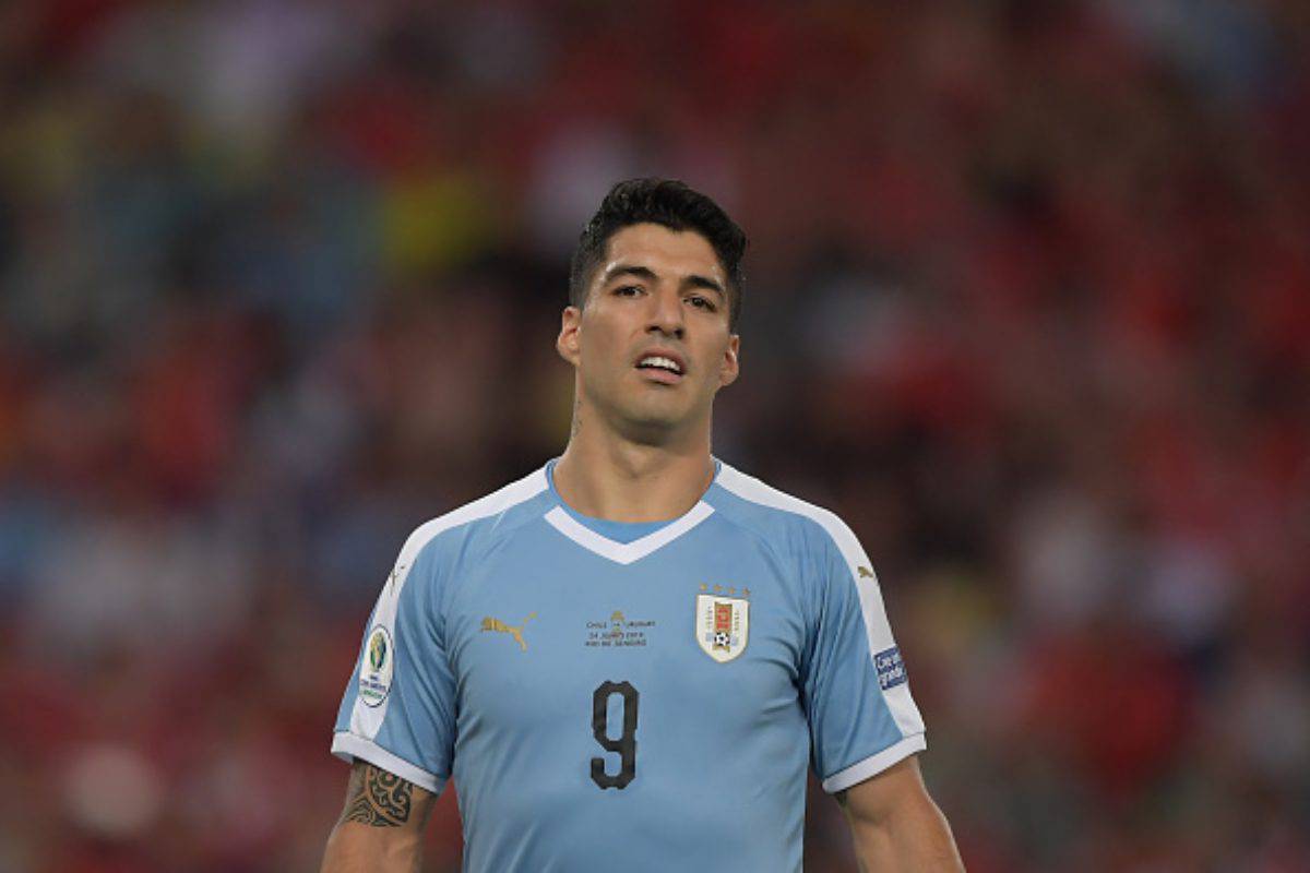 Suarez fallo mano portiere 