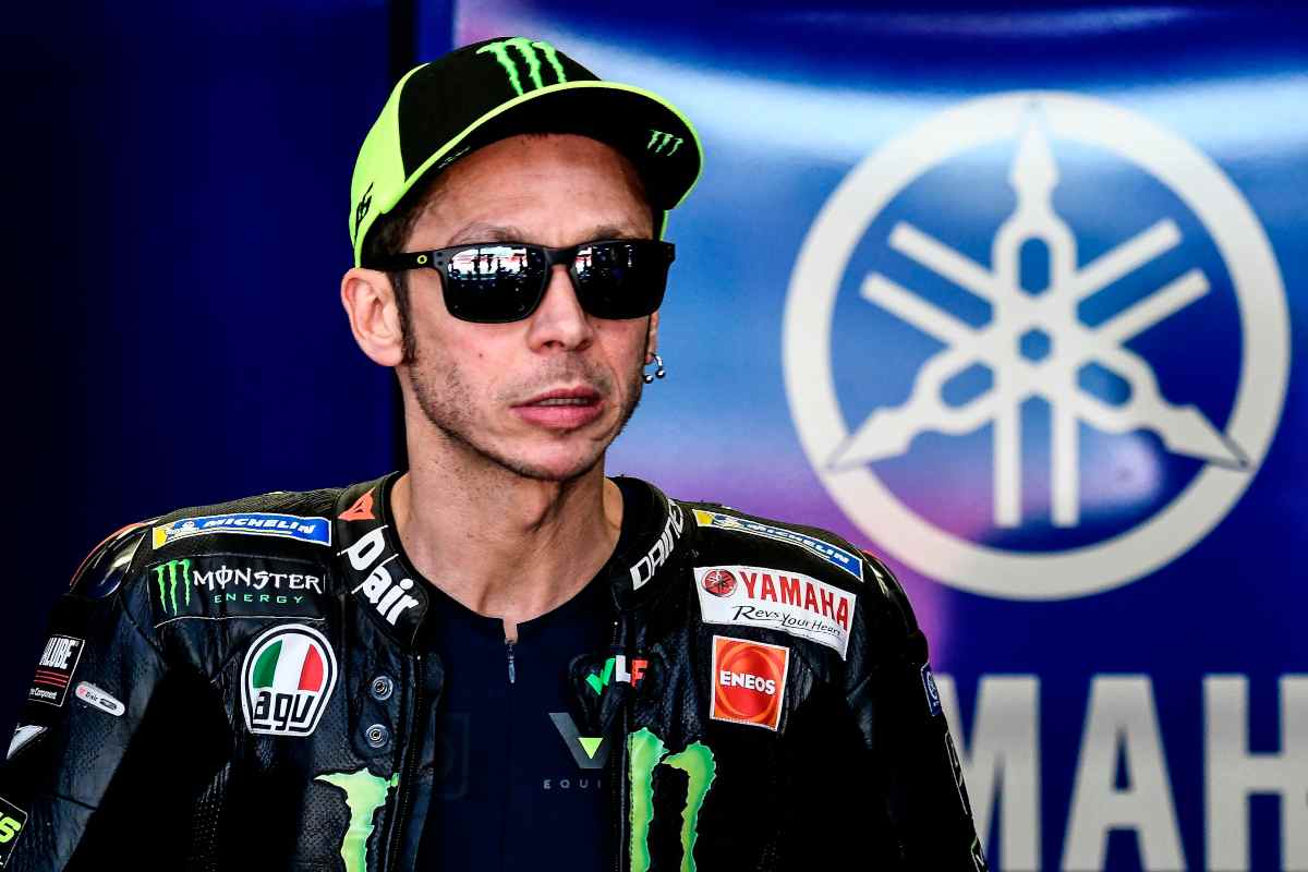 Valentino Rossi e Yamaha Petronas: cosa manca per le firme