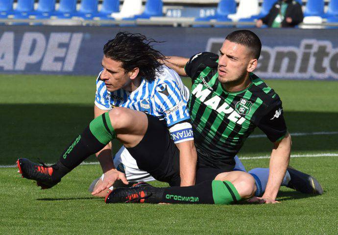 Demiral lotta con Floccari