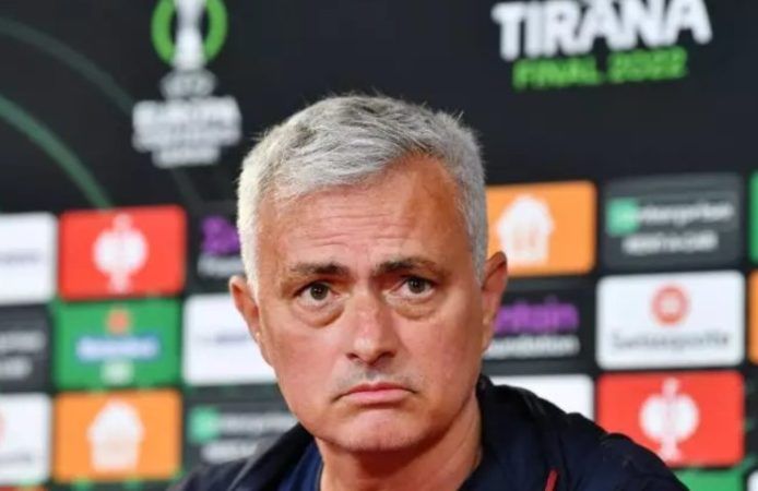 Mourinho dichiarazioni post Genoa-Roma due finali europee