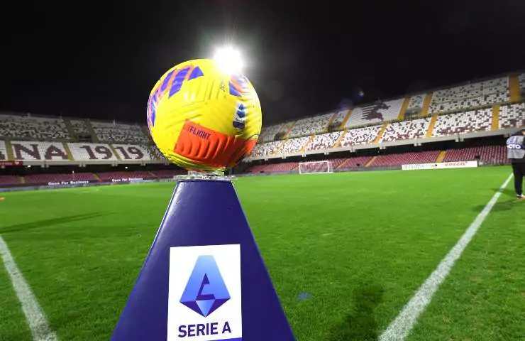 Pallone Serie A 22-23 perché messi in un sacchetto