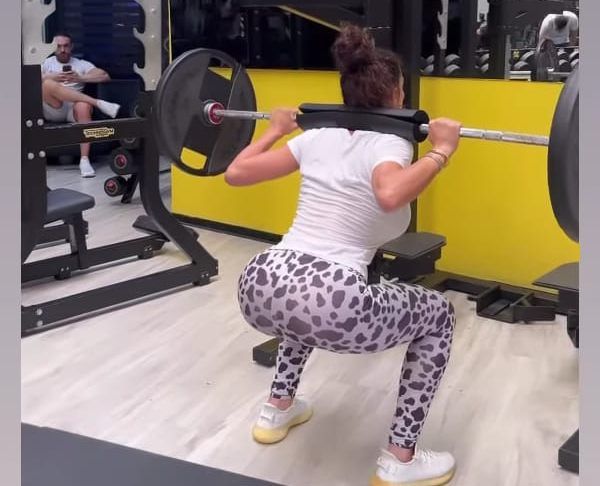 Raffaella Fico fondo schiena scopito