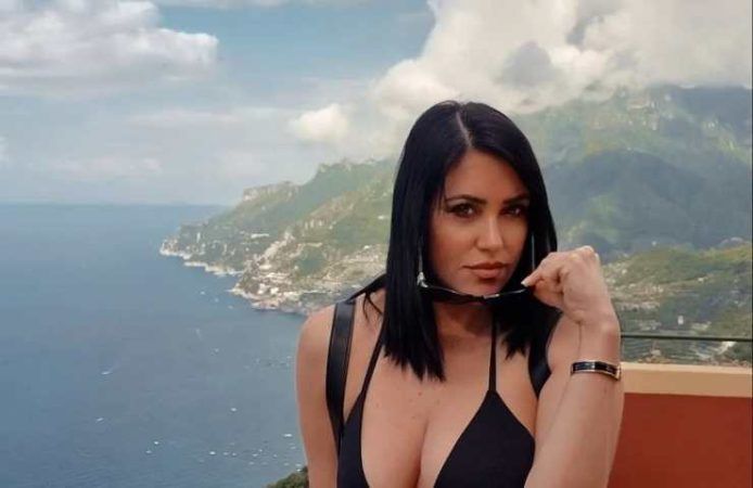 Claudia Ruggeri reggiseno foto