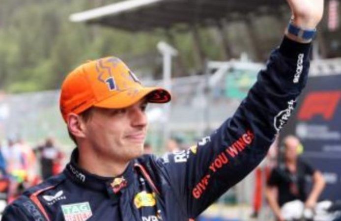 Verstappen ancora primo