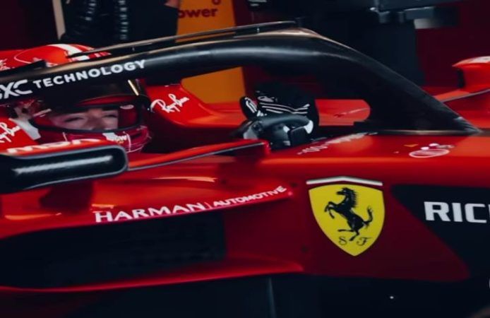 incendio sulla Ferrari di Leclerc