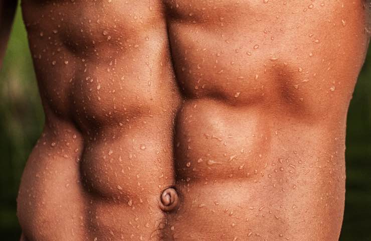 Quanto tempo per ottenere addominali scolpiti