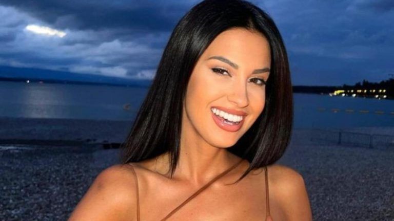 “Sempre più sexy” Eleonora Incardona | relax in piscina | il costume non copre niente | immensa FOTO