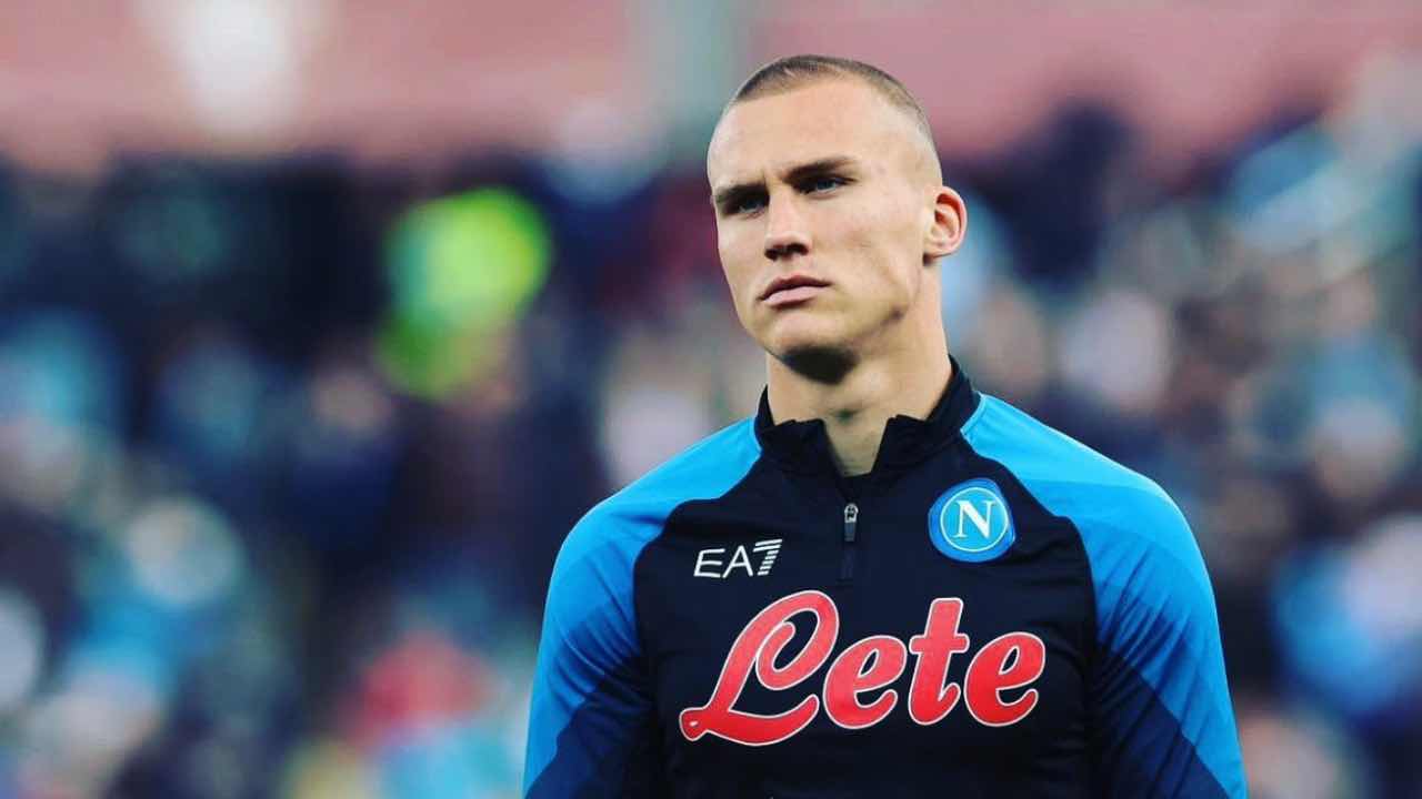 Calciomercato Napoli Ostigard più soldi scambio Serie A