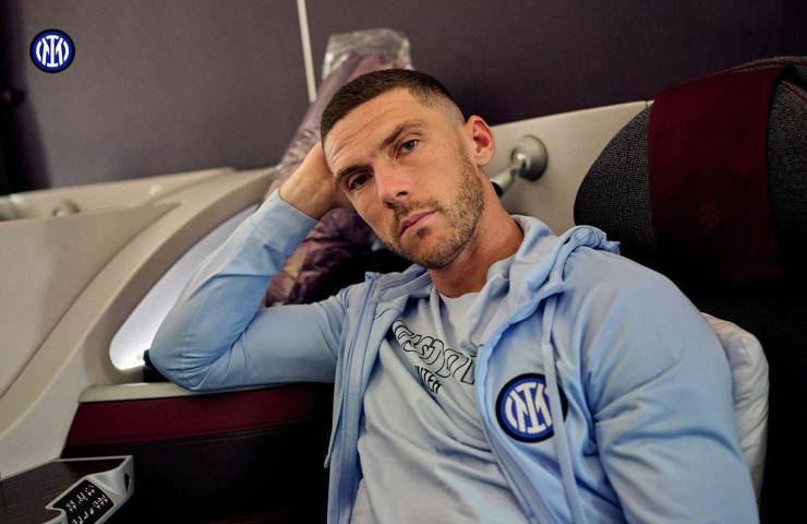 Terzino Inter il calciomercato porta Carlos Augusto