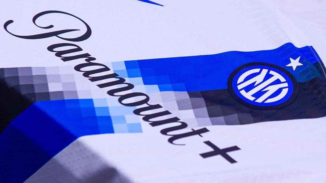 Terzino Inter il calciomercato porta Carlos Augusto