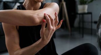 Braccia a tendina addio, come tonificarle senza fatica: esercizio fantastico
