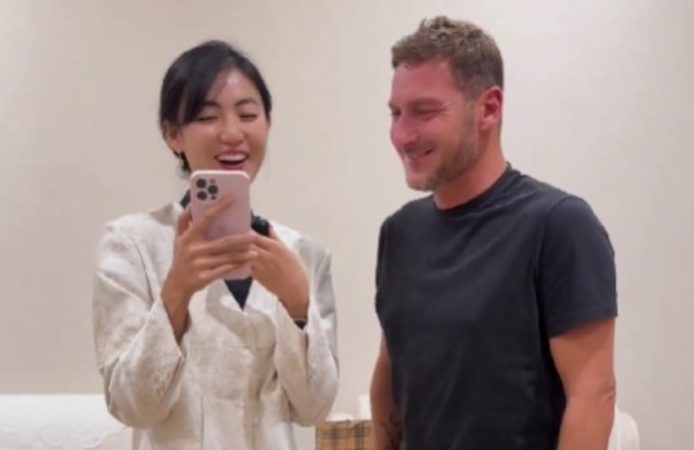 Compleanno Totti intervista Cina domande influencer