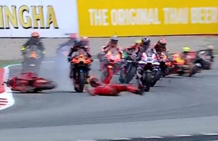 MotoGP, terribile incidente per Pecco Bagnaia