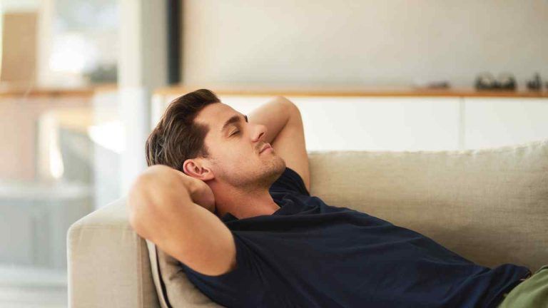 La pennichella fa bene alla linea? Tutto sulla “siesta”: benefici impressionanti La pennichella fa bene alla linea? Tutto sulla “siesta”: benefici impressionanti